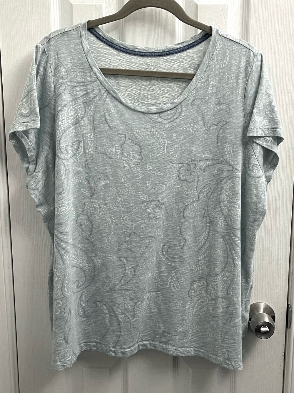 Land’s End Light Blue Paisley Short Sleeve Women's Top